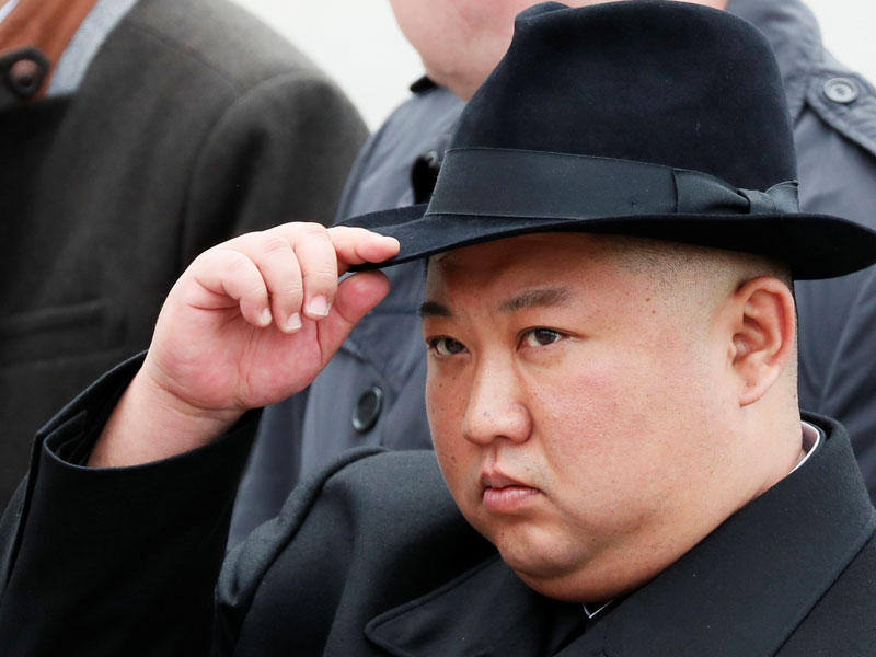 الزعيم الكوري الشمالي كيم جونغ 