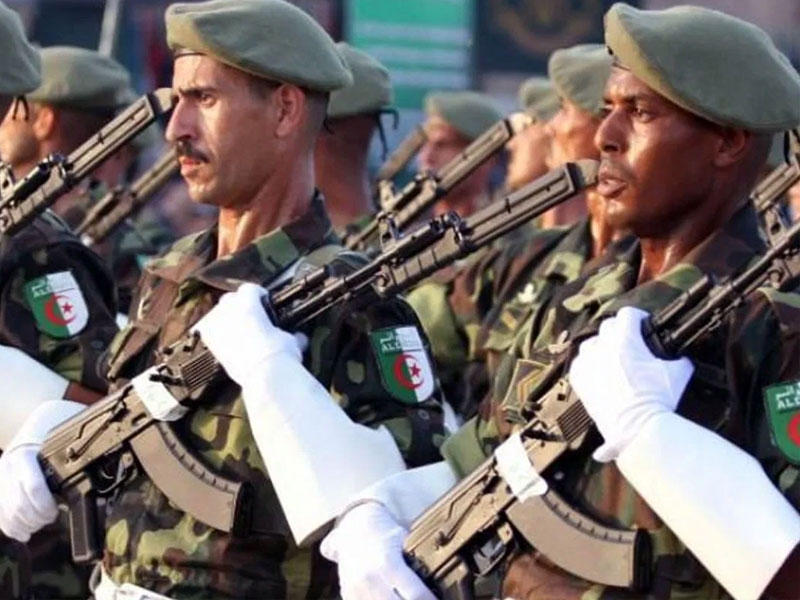 عناصر الجيش الجزائري 