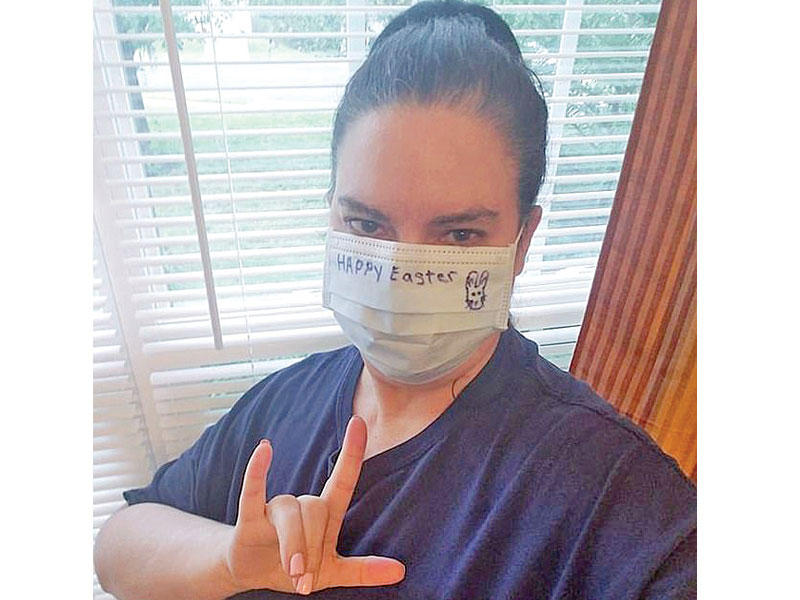 راشيل برومرت المصابة بالفيروس 