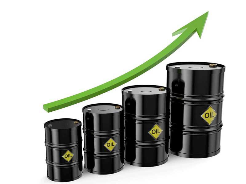 النفط يرتفع بفضل توقعات بخفض الإنتاج الأميركي