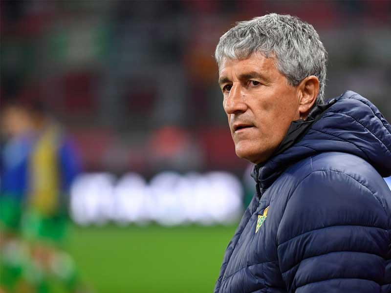  المدير الفني لفريق برشلونة كيكي سيتين