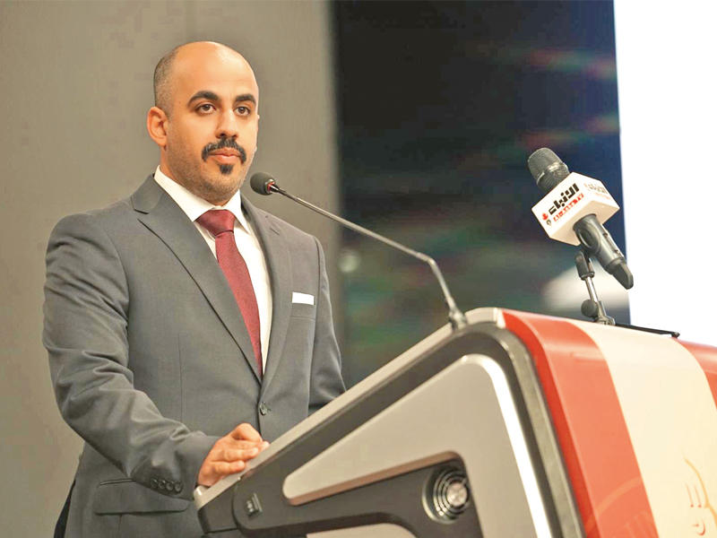 الكاتب والناقد حسين المطوع