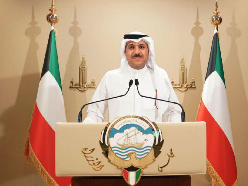 محافظ بنك الكويت المركزي د. محمد الهاشل متحدثاً في المؤتمر الصحافي أمس