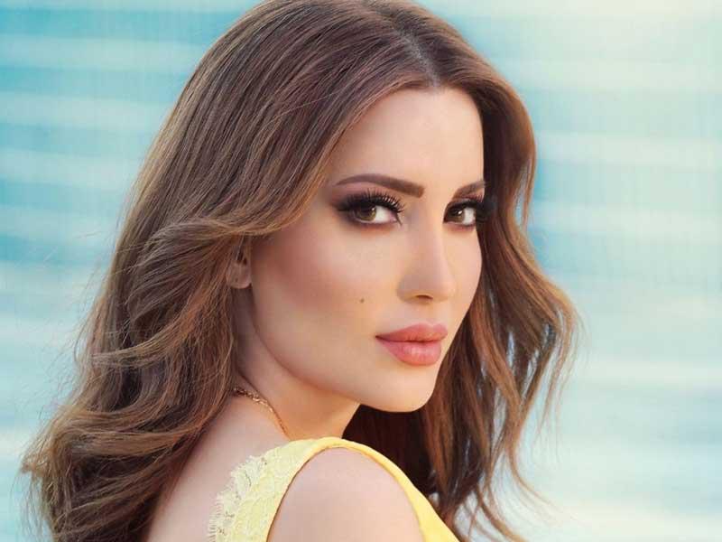 الفنانة السورية نسرين طافش
