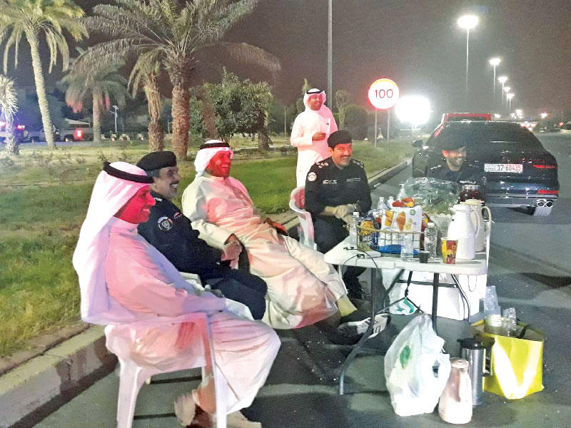 الصالح في إحدى النقاط الأمنية