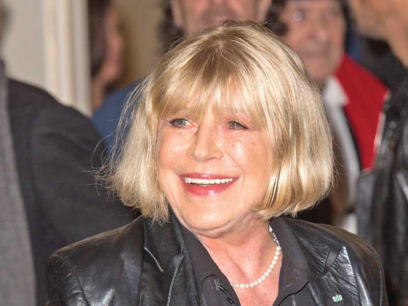 المغنية البريطانية ماريان فايثفول