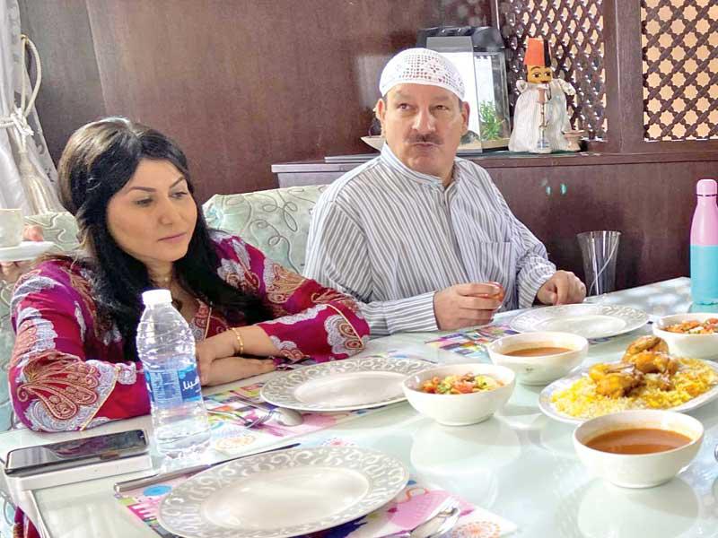 الفنان أحمد السلمان في كواليس تصوير مسلسل عداني العيب