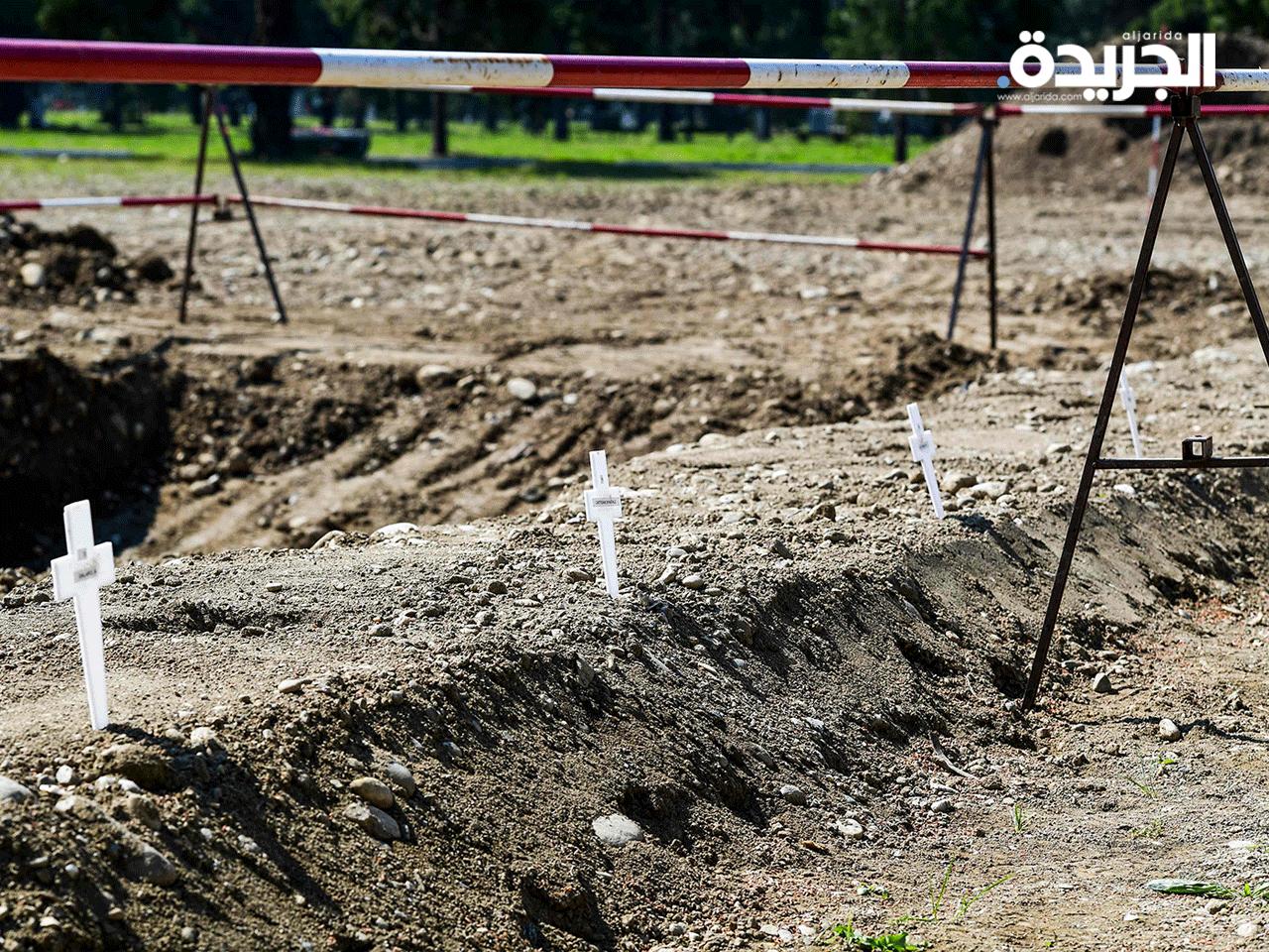 مقبرة بشواهد بلاستيكية في ايطاليا لضحايا فيروس كورونا
