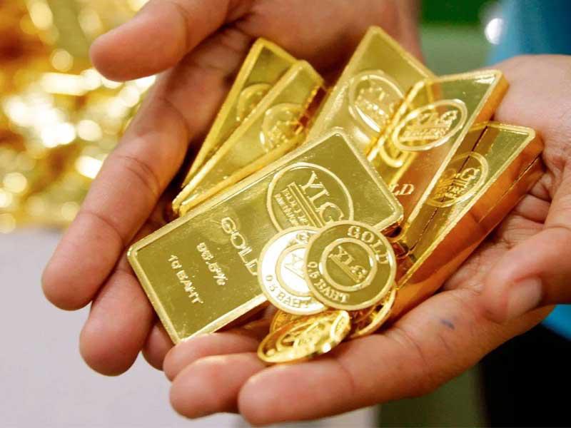 الذهب يتراجع بفعل جني أرباح 