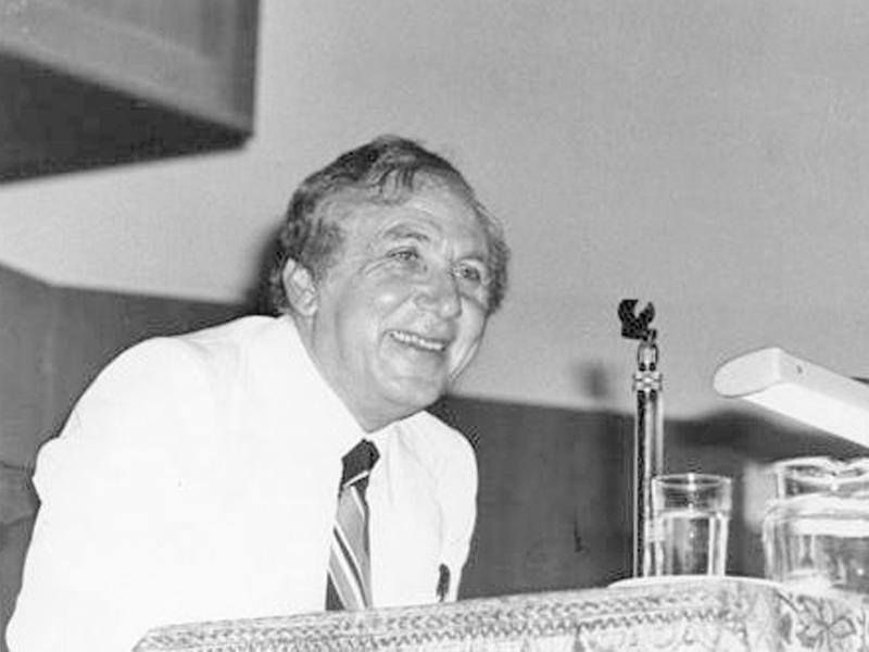 الشاعر نزار قباني في إحدى المناسبات