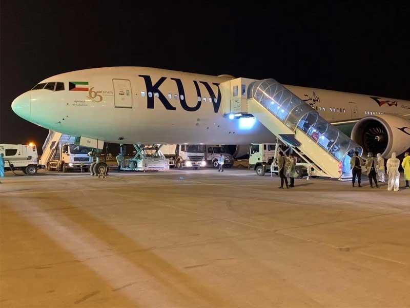 طلبة بريطانيا يعودون اليوم ومبتعثو أميركا 30 الجاري