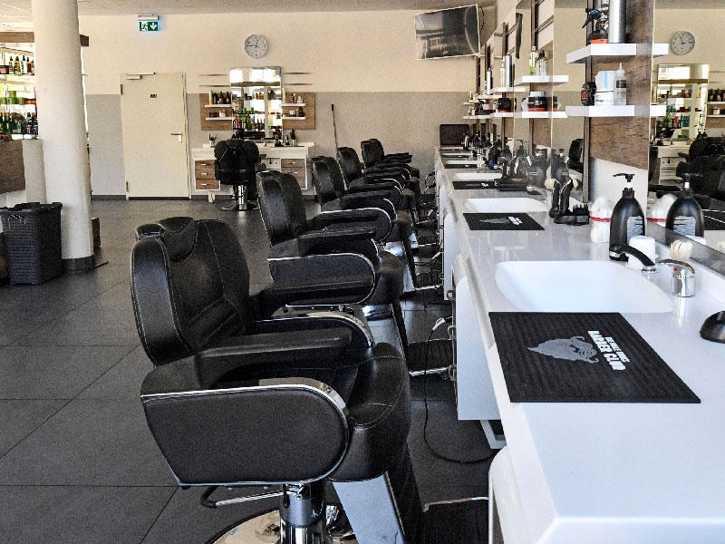  صالوني حلاقة