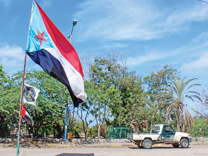 عدم يقين في عدن مع إعلان الانفصاليين حكماً ذاتياً بجنوب اليمن 