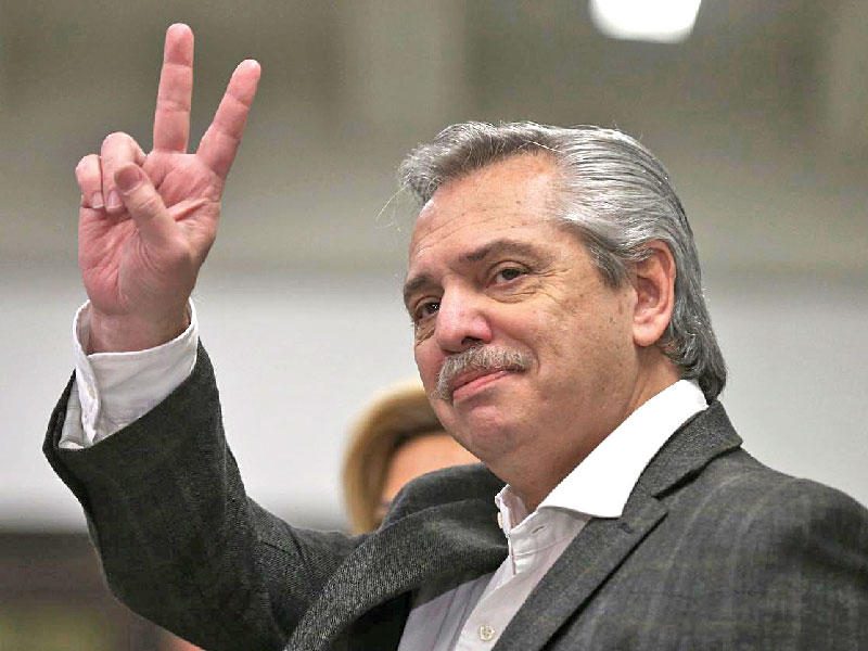 الرئيس الأرجنتيني ألبرتو فرنانديز