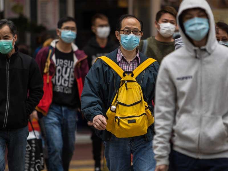 السجن لطالب فيتنامي ضرب حارساً طالبه بارتدائها 