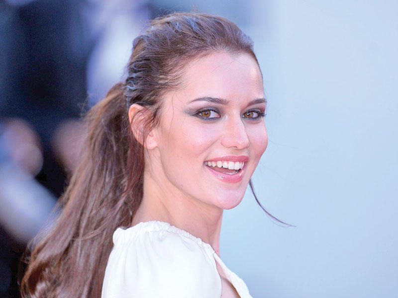 النجمة التركية ​فهرية أفجين​ 