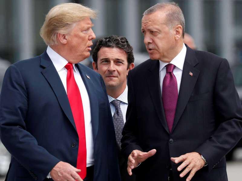 صورة ارشيفية تجميع الرئيس التركي رجب طيب إردوغان بنظيره الأميركي دونالد ترامب