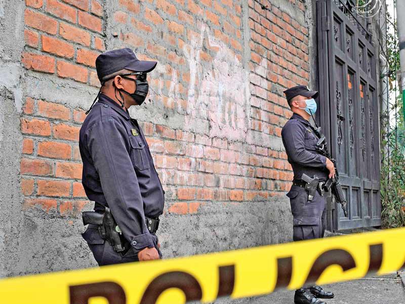 السلفادور تمدد الإغلاق الصارم