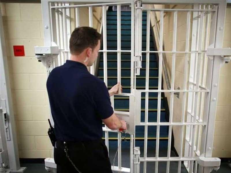 بريطانيا تُطلق 40 مسجوناً وتستعد للإفراج عن 4 آلاف