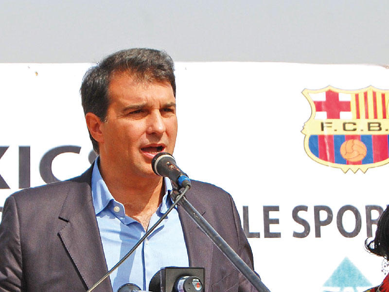 خوان لابورتا الرئيس الأسبق لنادي برشلونة الإسباني