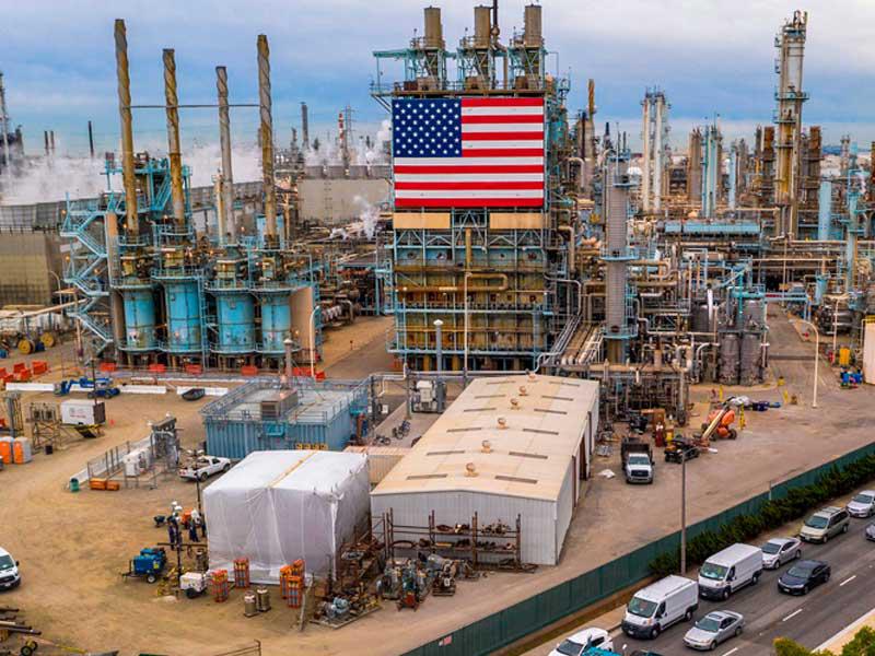 النفط يسجل أول ارتفاع منذ 4 أسابيع