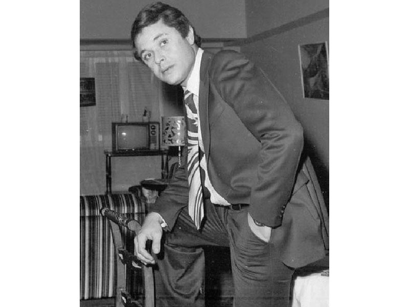 الممثل الراحل محمود عبدالعزيز