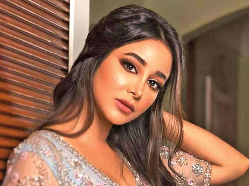 الفنانة أسيل عمران 