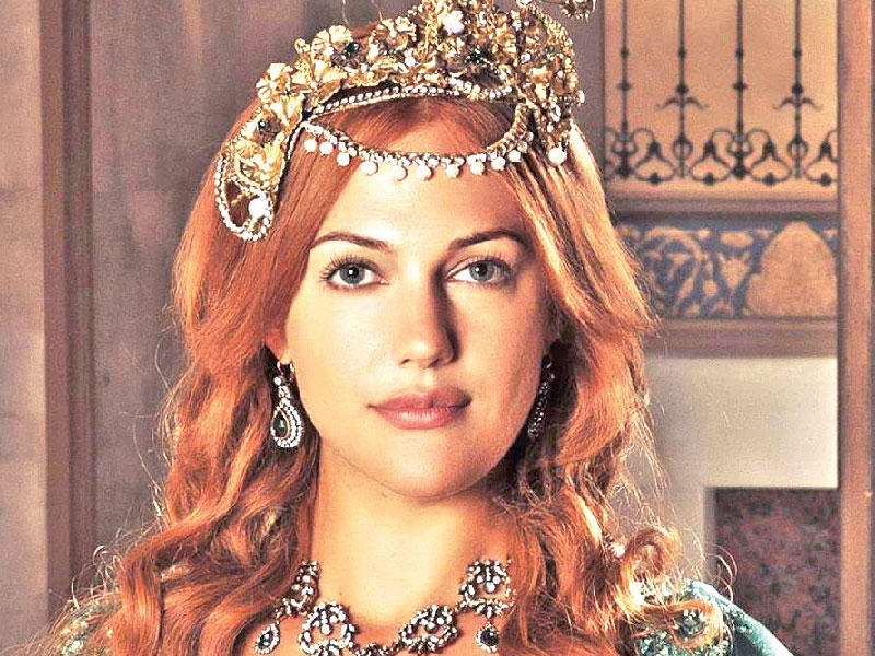 الممثلة مريم أوزرلي