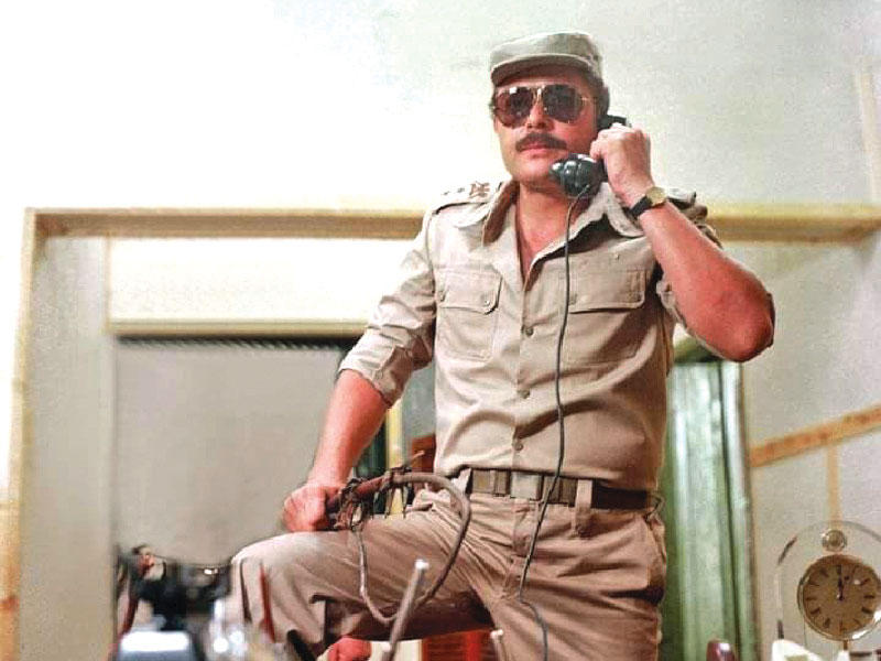 الممثل الراحل محمود عبدالعزيز