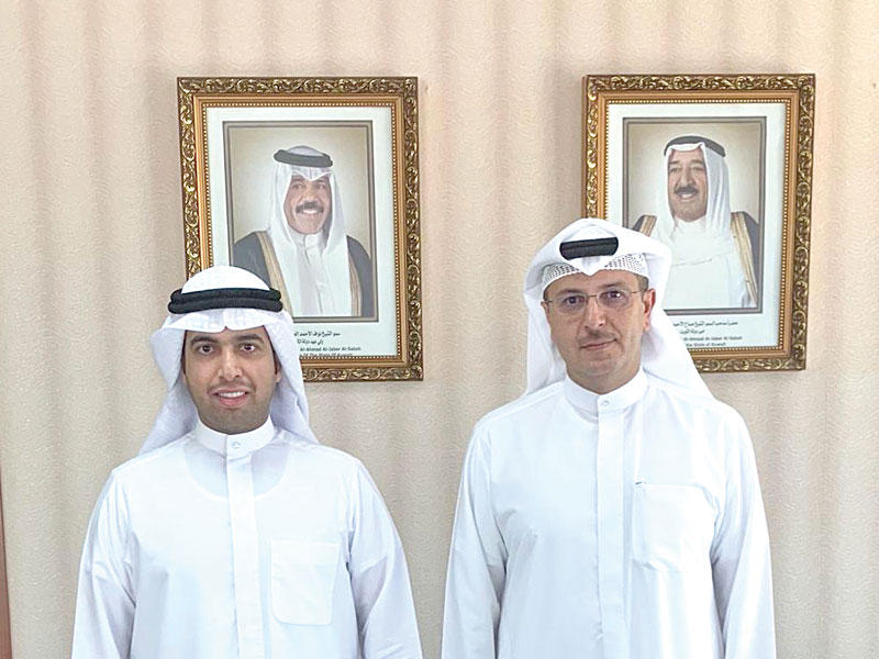وكيل التعليم العالي د. صبيح المخيزيم  رئيس الهيئة التنفيذية للاتحاد الوطني لطلبة الكويت فلاح السويري