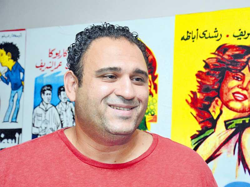 الفنان أكرم حسني