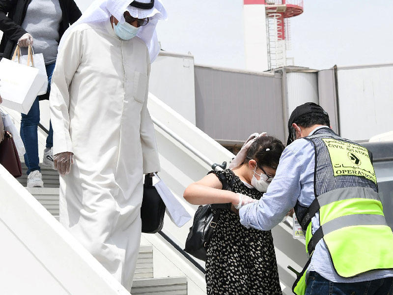 جانب من رحلات اجلاء الكويتيين بالخارج