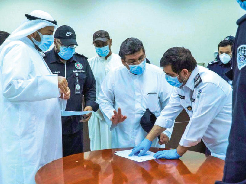 وزير الصحة د. باسل الصباح خلال الزيارة التفقدية