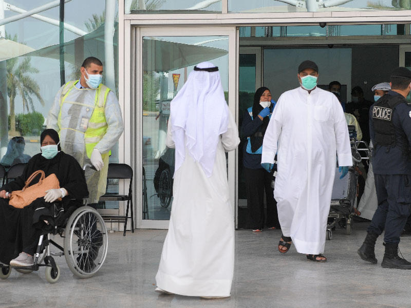 جانب من المواطنين العائدين في اليوم الأخير للإجلاء (تصوير نوفل إبراهيم)