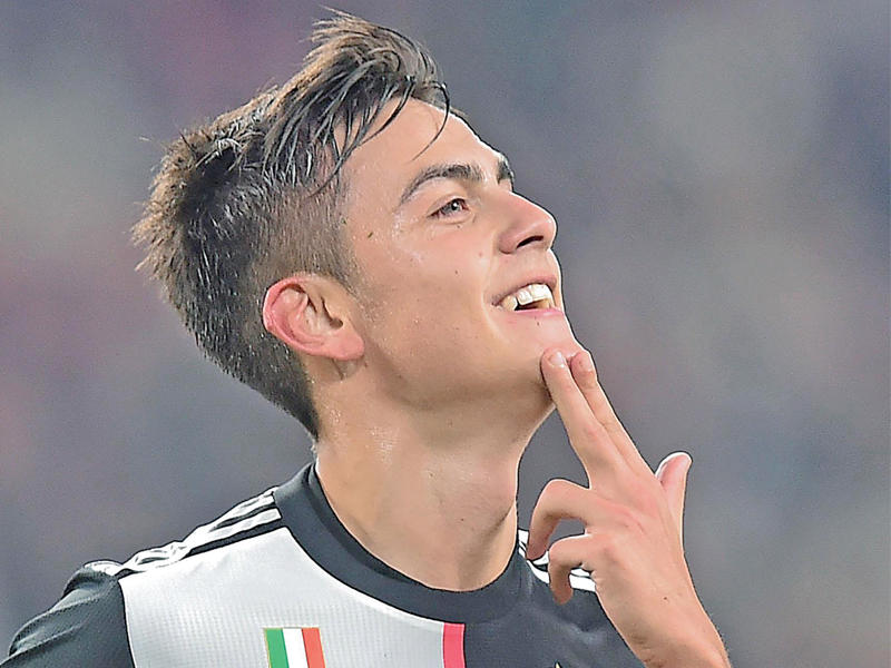 الأرجنتيني باولو ديبالا مهاجم نادي يوفنتوس الإيطالي