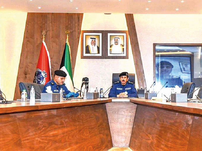 المكراد خلال الاجتماع 