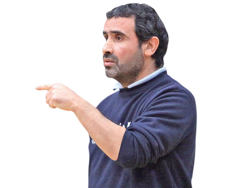 رشيد بكوش مدرب الفريق الأول للكرة الطائرة وفريق الشباب تحت 18 سنة 