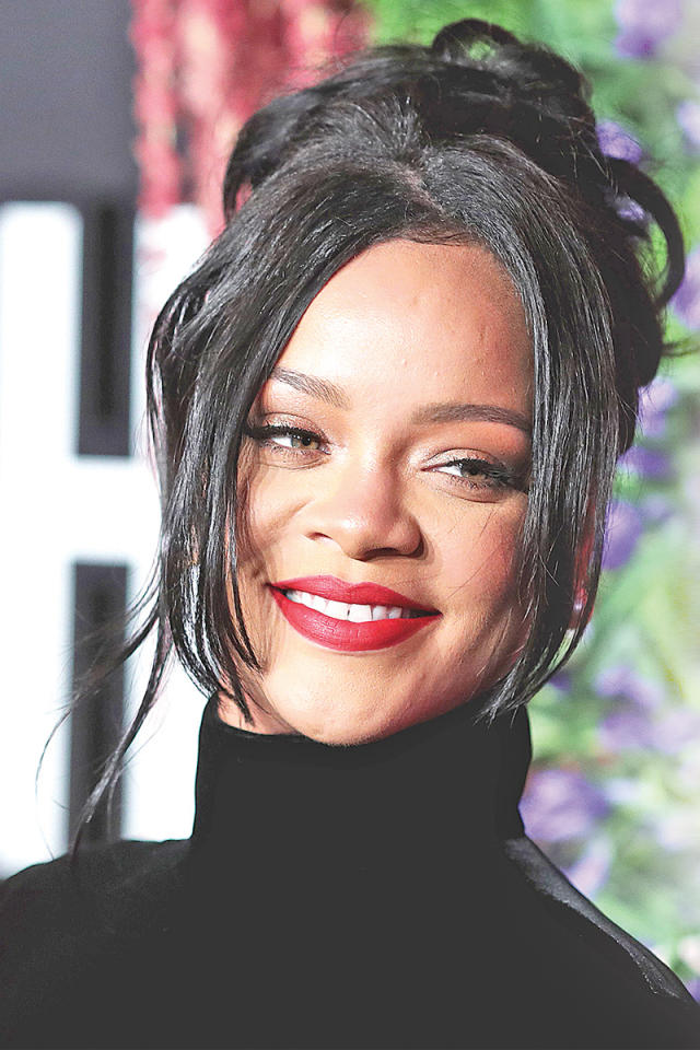 النجمة ريهانا 