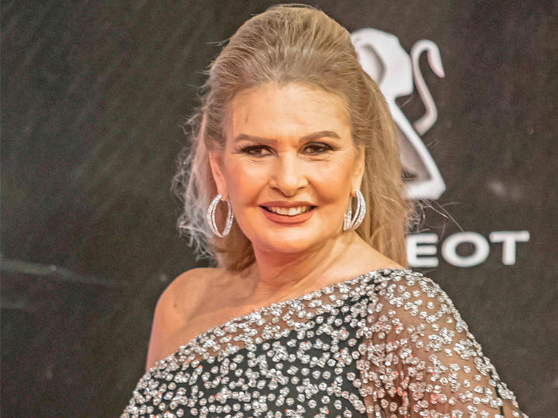 الفنانة يسرا