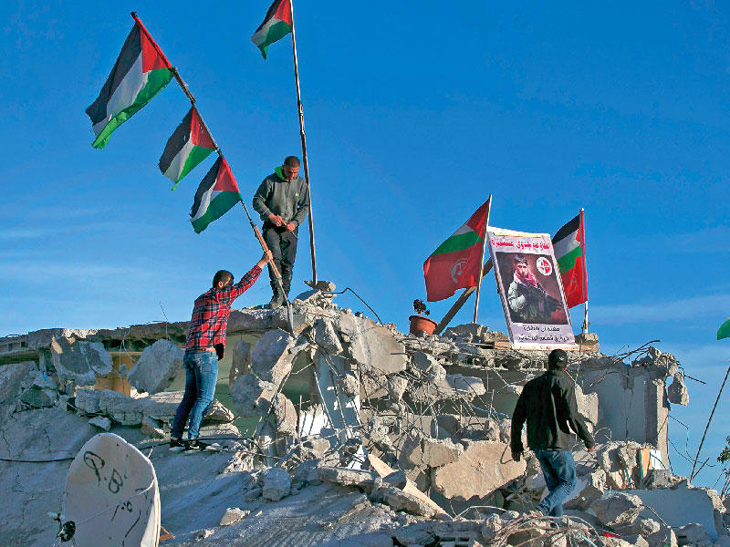 إسرائيل تهدم منزل معتقل فلسطينيn