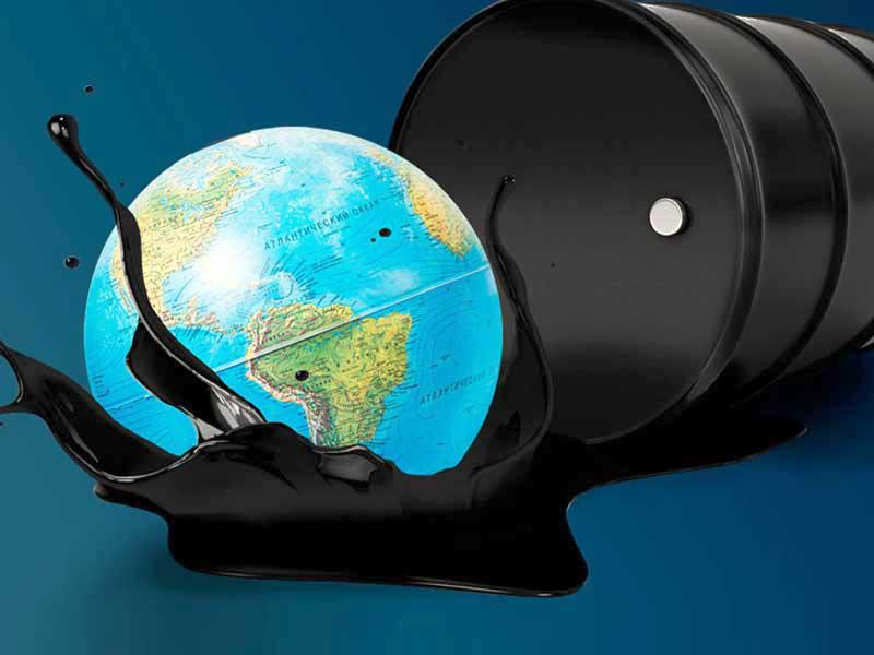 النفط يهبط بفعل تخمة المعروض والمخاوف من موجة ثانية لفيروس كورونا