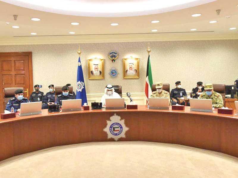 نائب رئيس مجلس الوزراء وزير الداخلية، أنس الصالح مترئساً الاجتماع أمس الأول