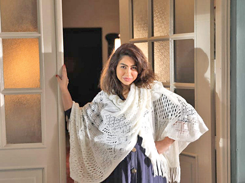 الفنانة بيهانا في مشهد من «وكأن شيئاً لم يكن»