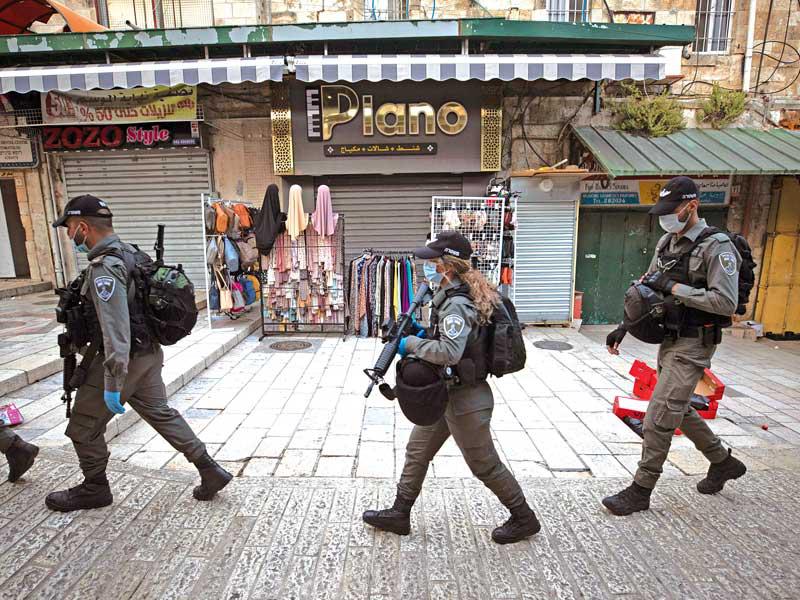 دورية لحرس الحدود الإسرائيلي في القدس القديمة مساء أمس الأول       (أي بي أيه)