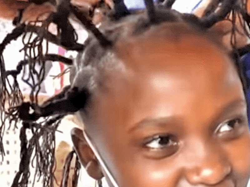 قَصة شعر فيروس كورونا بنصف دولار