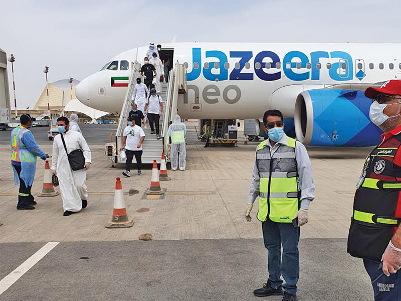 إحدى طائرات «الجزيرة» المشاركة في رحلات الإجلاء