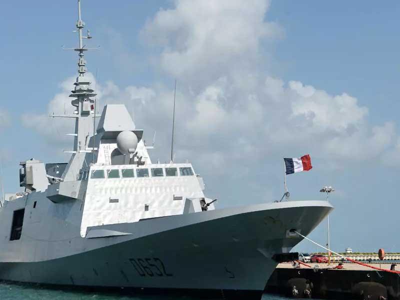 توتر عابر للفيروس بين باريس وبكين 