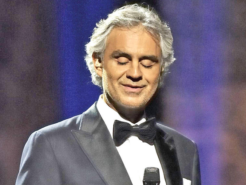  المغني أندريا بوتشيلي