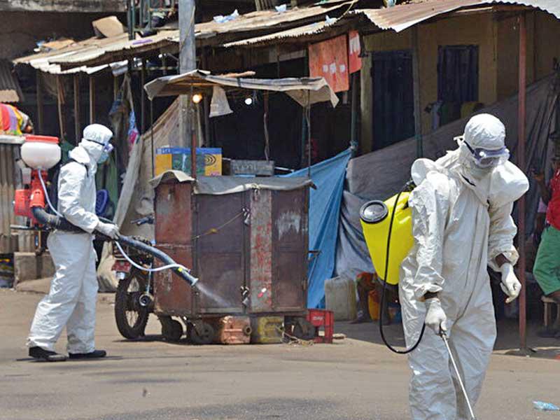 غينيا: متظاهرون يعيدون فتح مساجد بالقوة