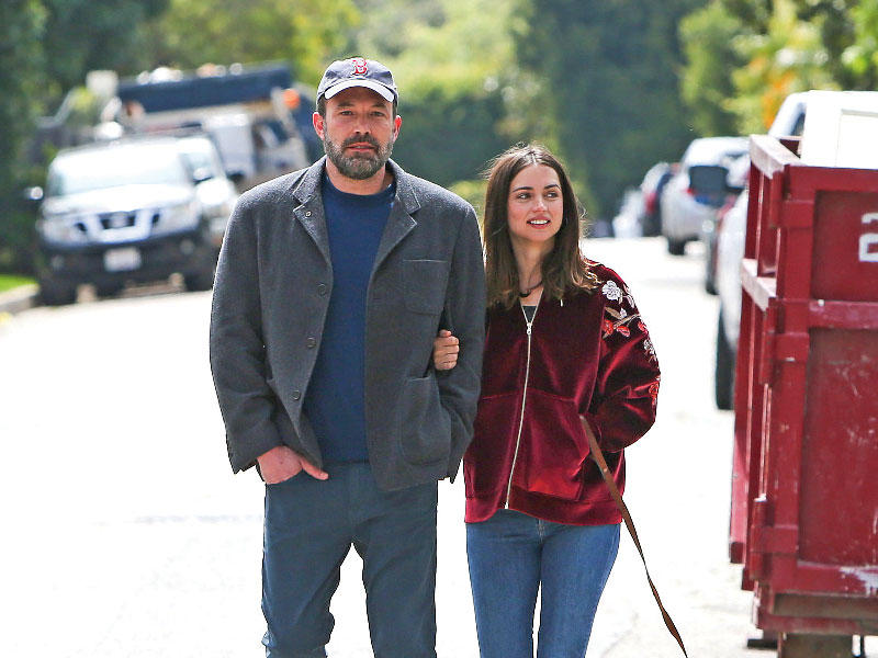 الممثلة ​آنا دي أرماس​ و الممثل ​بن أفليك